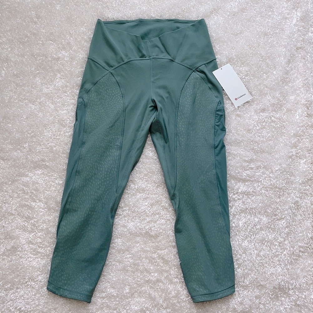 Lululemon - Picture 2 of 4